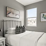 Brand New Coastal Contemporary In Pacific Beach